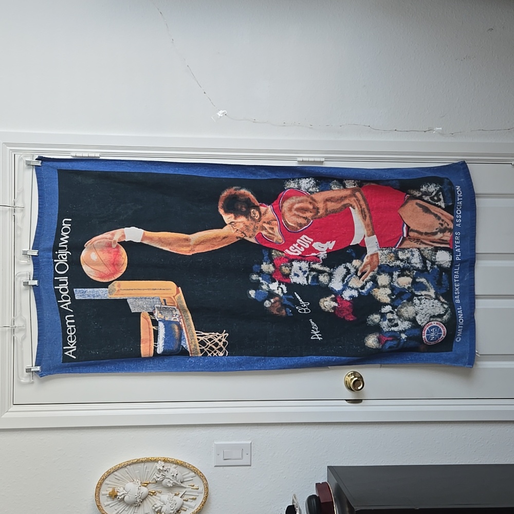 Akeem Olajuwon Basketball Tapestry